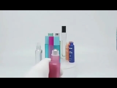 Бутылка с эфирным маслом и бутылка с парфюмом